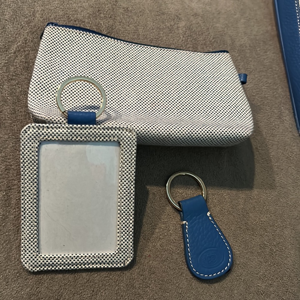 Dooney and bourke blue double strap handbag with leather and bonus items - Picture 5 of 5